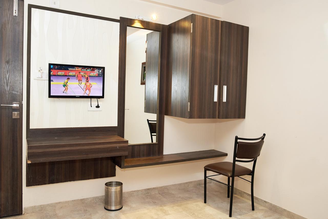 שירדי Hotel Sai Suraj Park מראה חיצוני תמונה
