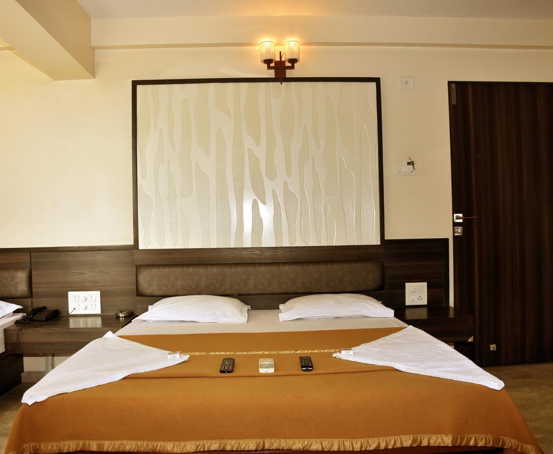 שירדי Hotel Sai Suraj Park מראה חיצוני תמונה