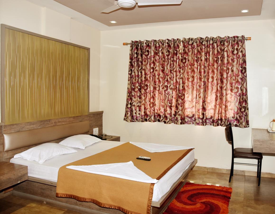 שירדי Hotel Sai Suraj Park מראה חיצוני תמונה