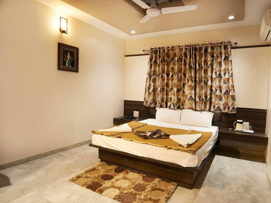 שירדי Hotel Sai Suraj Park מראה חיצוני תמונה