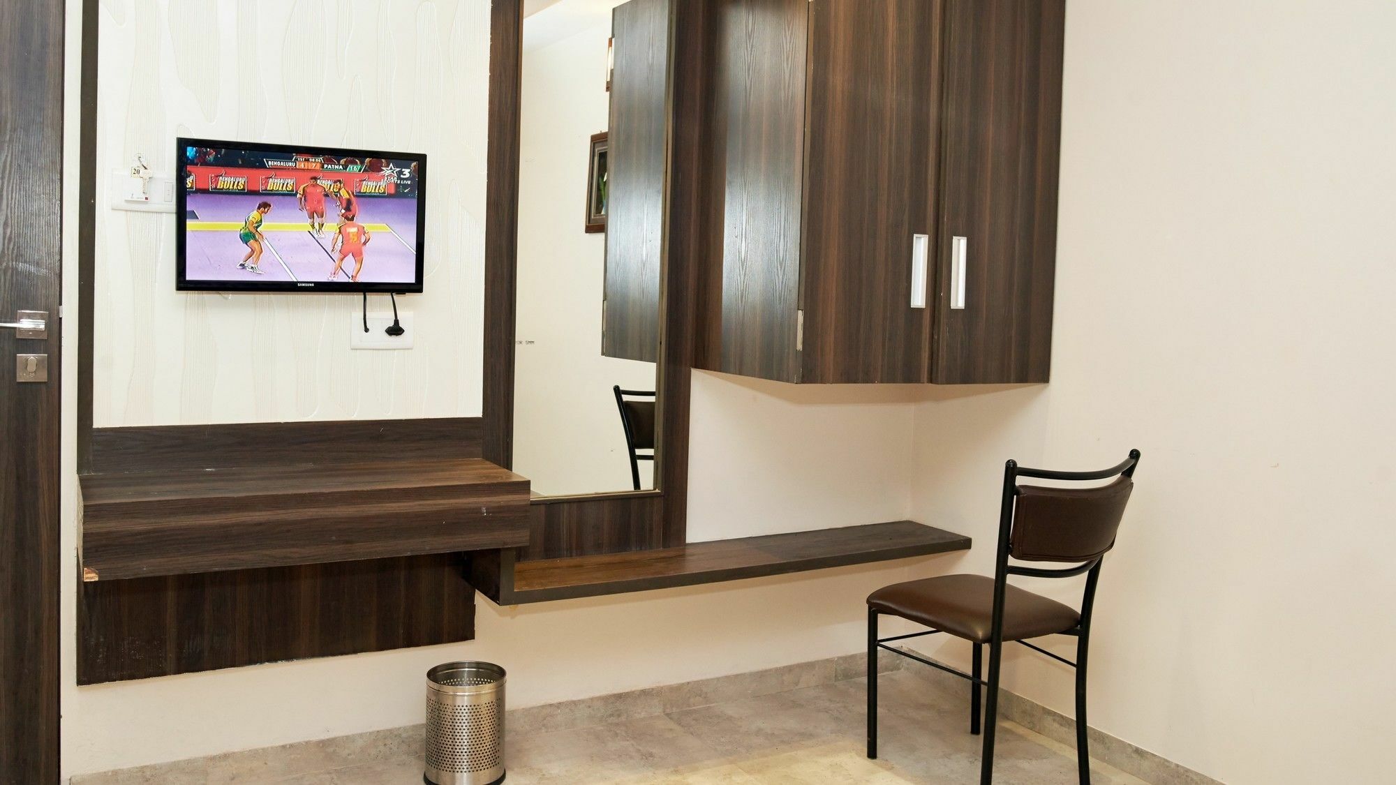 שירדי Hotel Sai Suraj Park מראה חיצוני תמונה