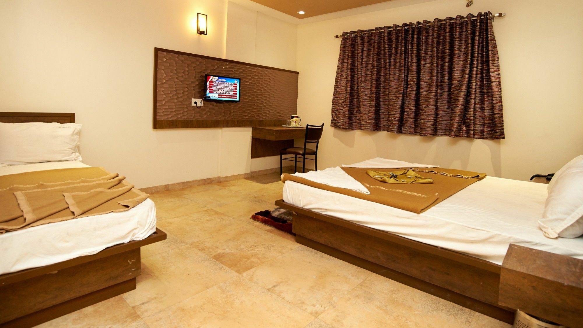 שירדי Hotel Sai Suraj Park מראה חיצוני תמונה