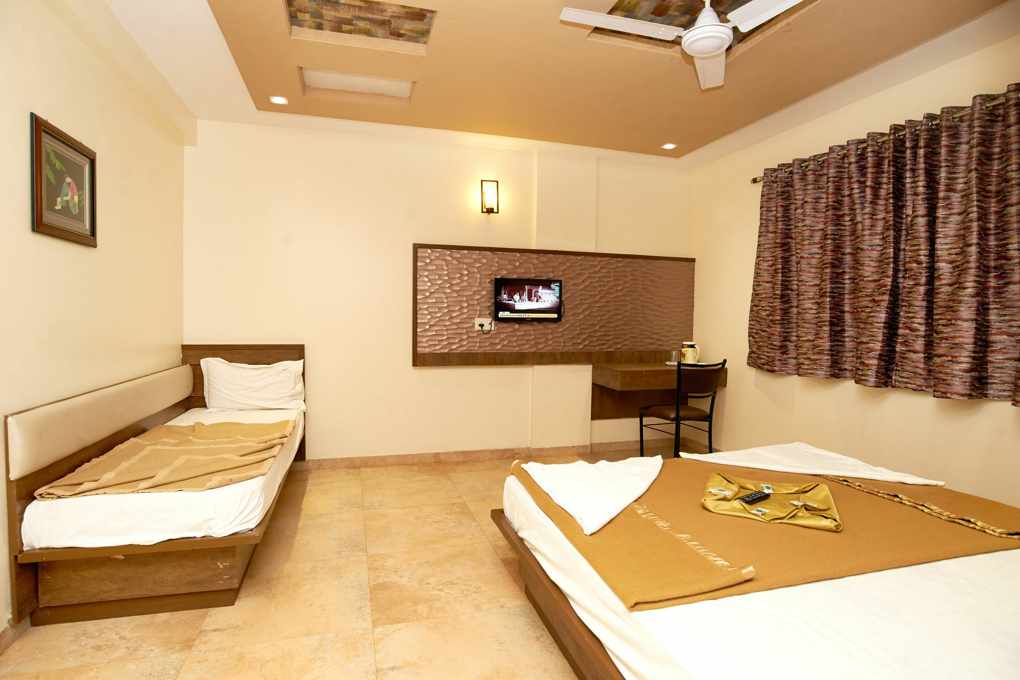שירדי Hotel Sai Suraj Park מראה חיצוני תמונה