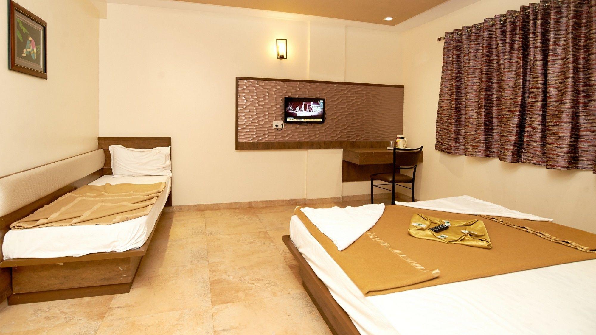 שירדי Hotel Sai Suraj Park מראה חיצוני תמונה