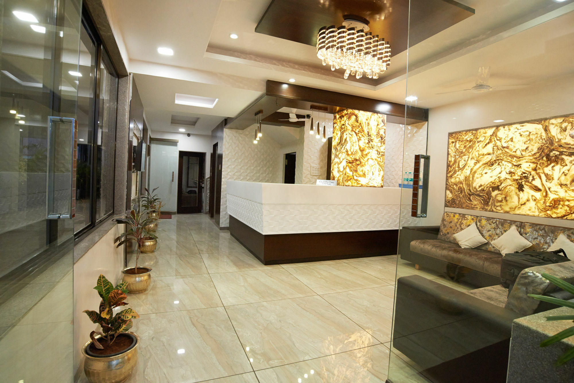 שירדי Hotel Sai Suraj Park מראה חיצוני תמונה