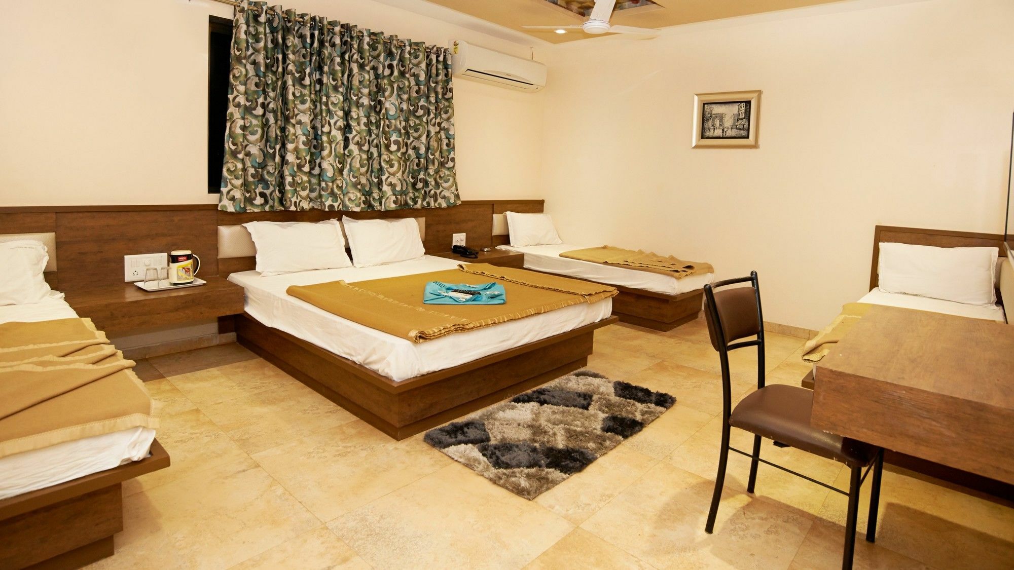 שירדי Hotel Sai Suraj Park מראה חיצוני תמונה